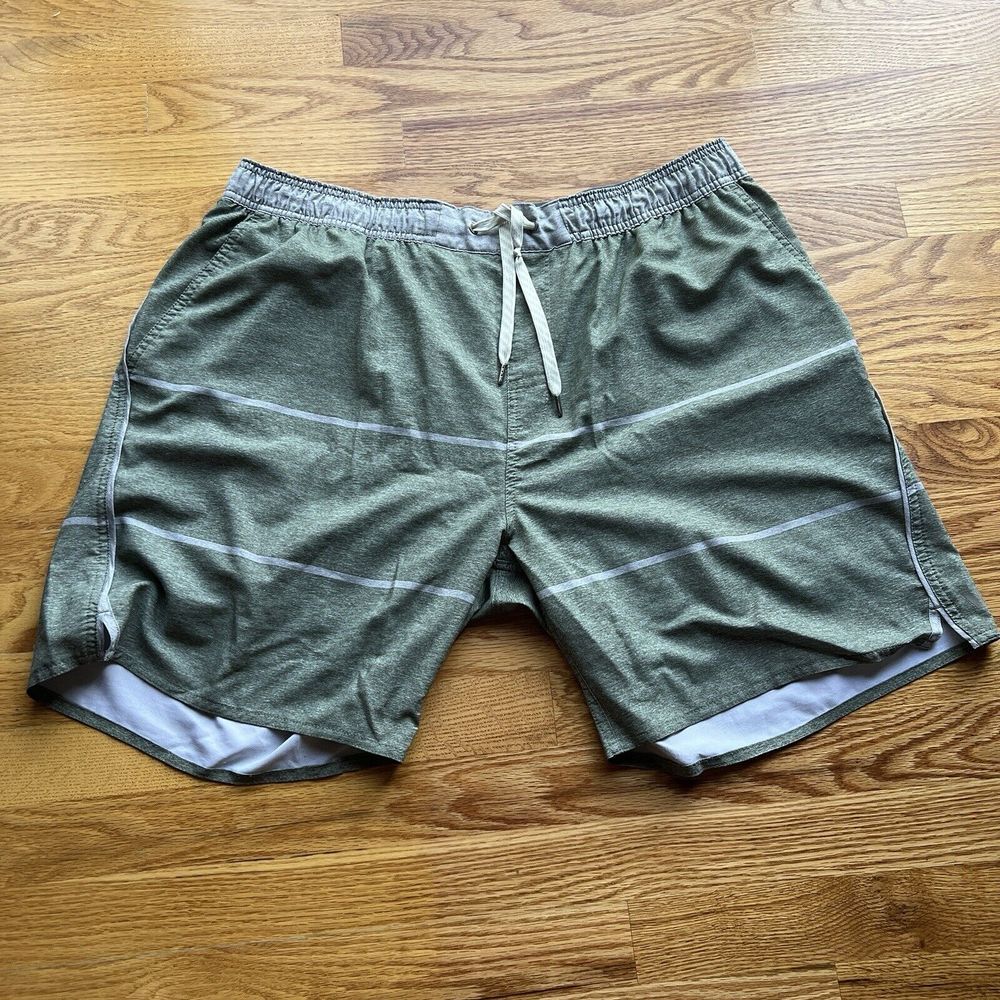 Vuori Trail Shorts Lined Men's Large Striped V341 Performance Green Size XXL 2XL